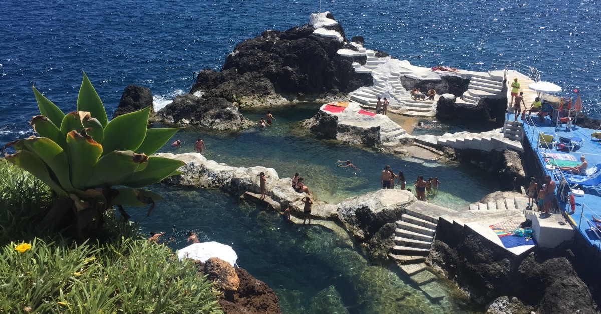 Doca do Cavacas pools madeira