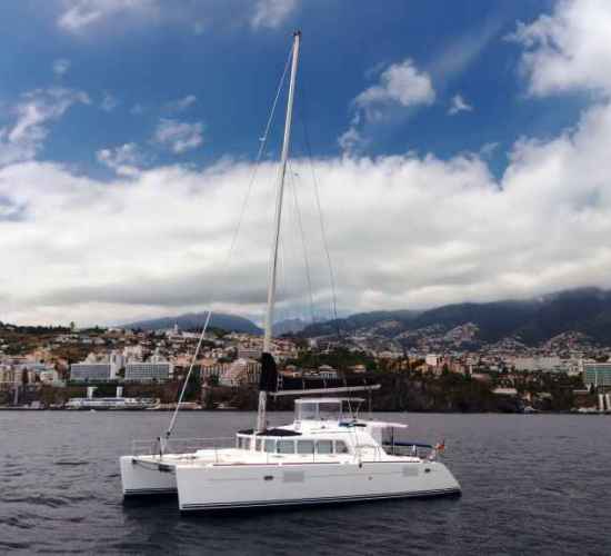 Passeio de Catamarã de Luxo na Madeira