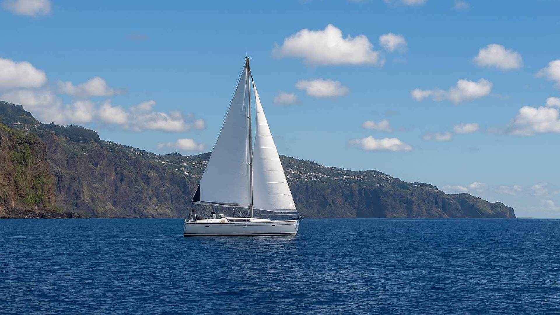 Top Private Boat Rentals in Madeira – Sail, Relax, Celebrate