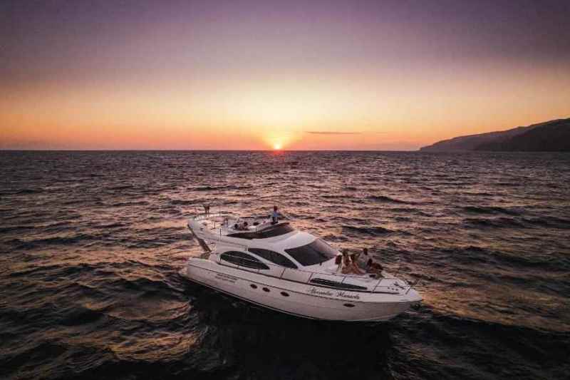 Luxury Boat Trip Madeira – Azimut 46 Private Charter Luxury Boat Trip Madeira – Azimut 46 Private Charter