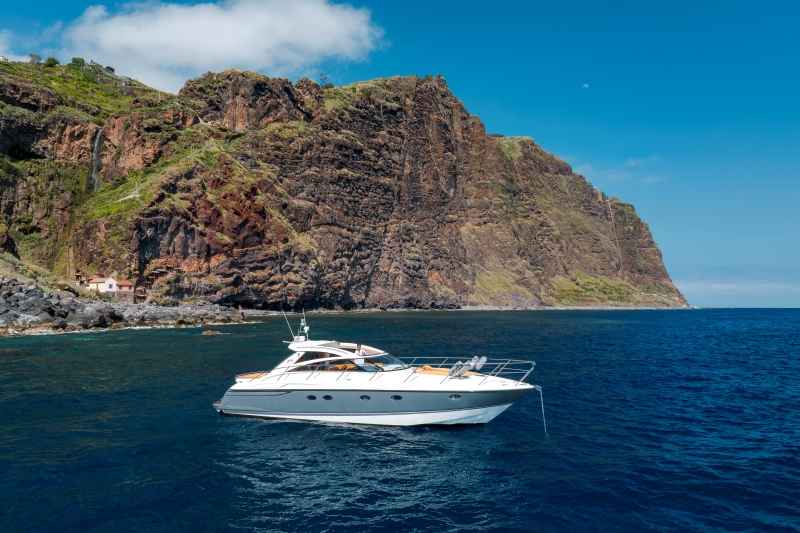Top Private Boat Rentals in Madeira – Sail, Relax, Celebrate